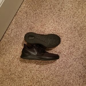 Nike womens all black tennis shoes 8.5